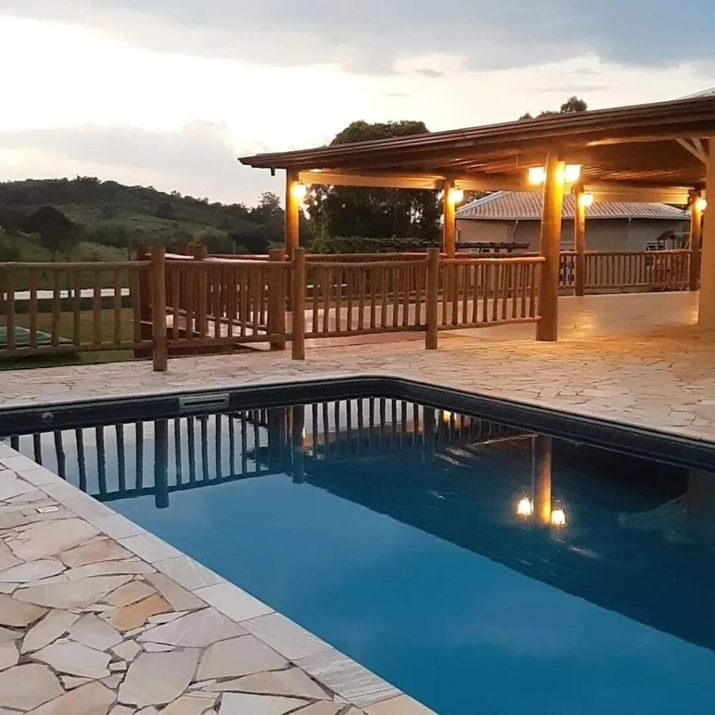 Casal em evento na Chácara Jundiaí